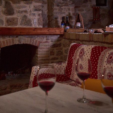 Il Cortiletto Del Borgo Panzió Pietra Montecorvino Kültér fotó