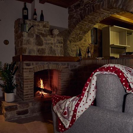 Il Cortiletto Del Borgo Panzió Pietra Montecorvino Kültér fotó