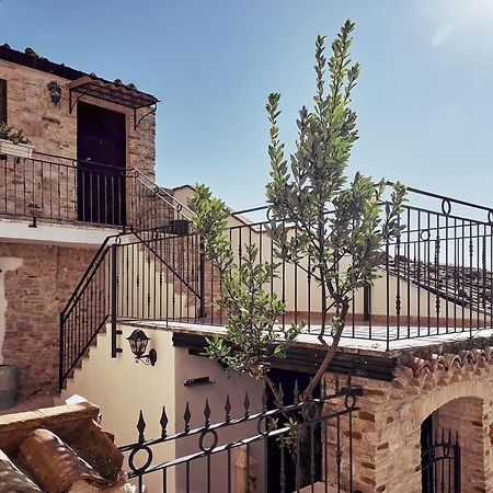 Il Cortiletto Del Borgo Panzió Pietra Montecorvino Kültér fotó